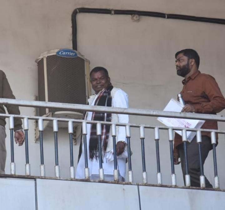 शराब घोटाला मामला : पूर्व आबकारी मंत्री कवासी लखमा भेजे गए जेल, लखमा ने कहा- मैं निर्दोष हूँ, मुझे फंसाया गया, न्यायपालिका पर भरोसा है