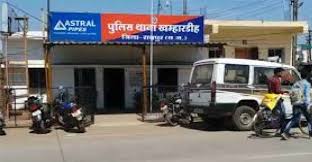 खाकी वर्दी पर आरोप: रात भर बीच सड़क गुंडागर्दी, युवक का सिर फूटा.. जिसने पुलिस बुलाया उसके परिजनों को भेजा जेल!