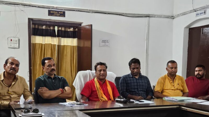 सुंदर शहर की परिकल्पना कर खरसिया को बनाएंगे स्मार्ट सिटी : कमल गर्ग