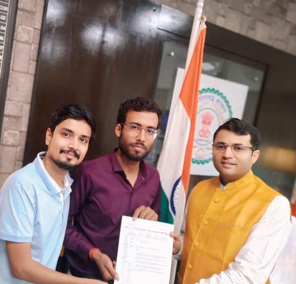 खरसिया में ब्लड बैंक में हो रही समस्याओं को लेकर हेल्पिंग हैंड्स क्लब की टीम मिली कलेक्टर कार्तिकेय गोयल से…