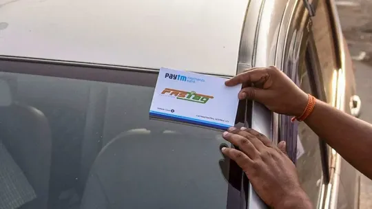 घर में खड़ी है कार, फिर भी FASTag से पैसा कट रहा, कारण पता चल गया और समाधान भी…
