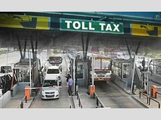 नितिन गडकरी का बड़ा ऐलान, नेशनल हाईवे के Toll Tax में 50% तक की कटौती, अब सफर होगा सस्ता..