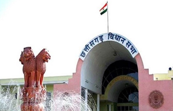 जल जीवन मिशन पर छत्तीसगढ़ विधानसभा में भारी हंगामा: खर्च, उपलब्धि और आंकड़ों पर पक्ष-विपक्ष आमने-सामने…