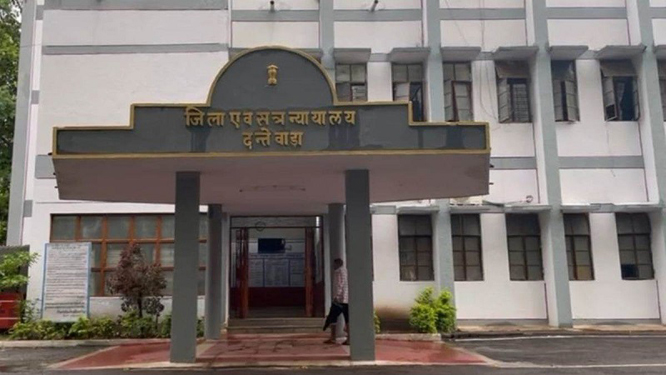 विशेष न्यायाधीश ने कार्यपालक अभियंता व प्रभारी एसडीओ काे सुनाई 3 वर्ष की सजा…