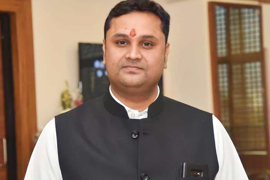 फ्लाईऐश के मुद्दे पर विधायक उमेश पटेल ने मंत्री ओपी चौधरी को घेरा, मंत्री के गोल-मोल जवाब से असंतुष्ट होकर विपक्ष ने किया वॉकआउट…