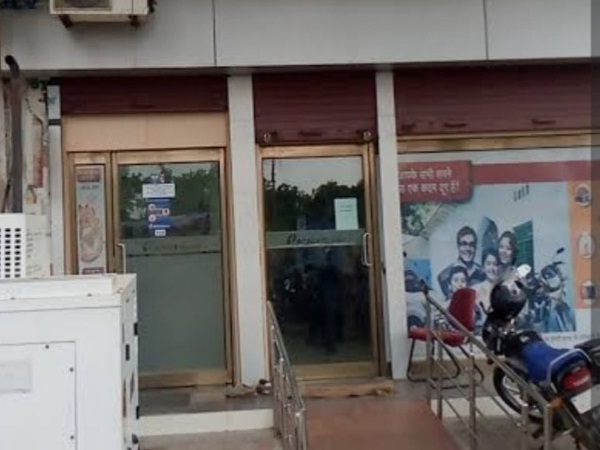 डिप्टी ब्रांच मैनेजर सोना लेकर फरार, बैंक में मचा हड़कंप…