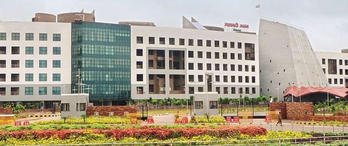 छत्तीसगढ़ में बड़ी प्रशासनिक सर्जरी, 42 IAS अफसरों के तबादले, 7 जिलों के कलेक्टर बदले गए, देखें आदेश…