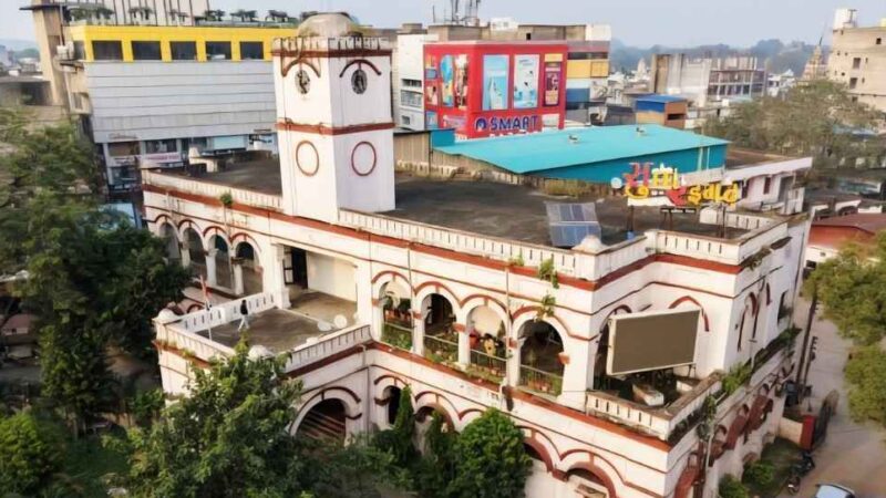 पहले महापौर ने शिकायत की, कार्रवाई हुई तो उसी ठेकेदार को बचाया, पलटी मारने के मामले में तोड़ा रिकॉर्ड…